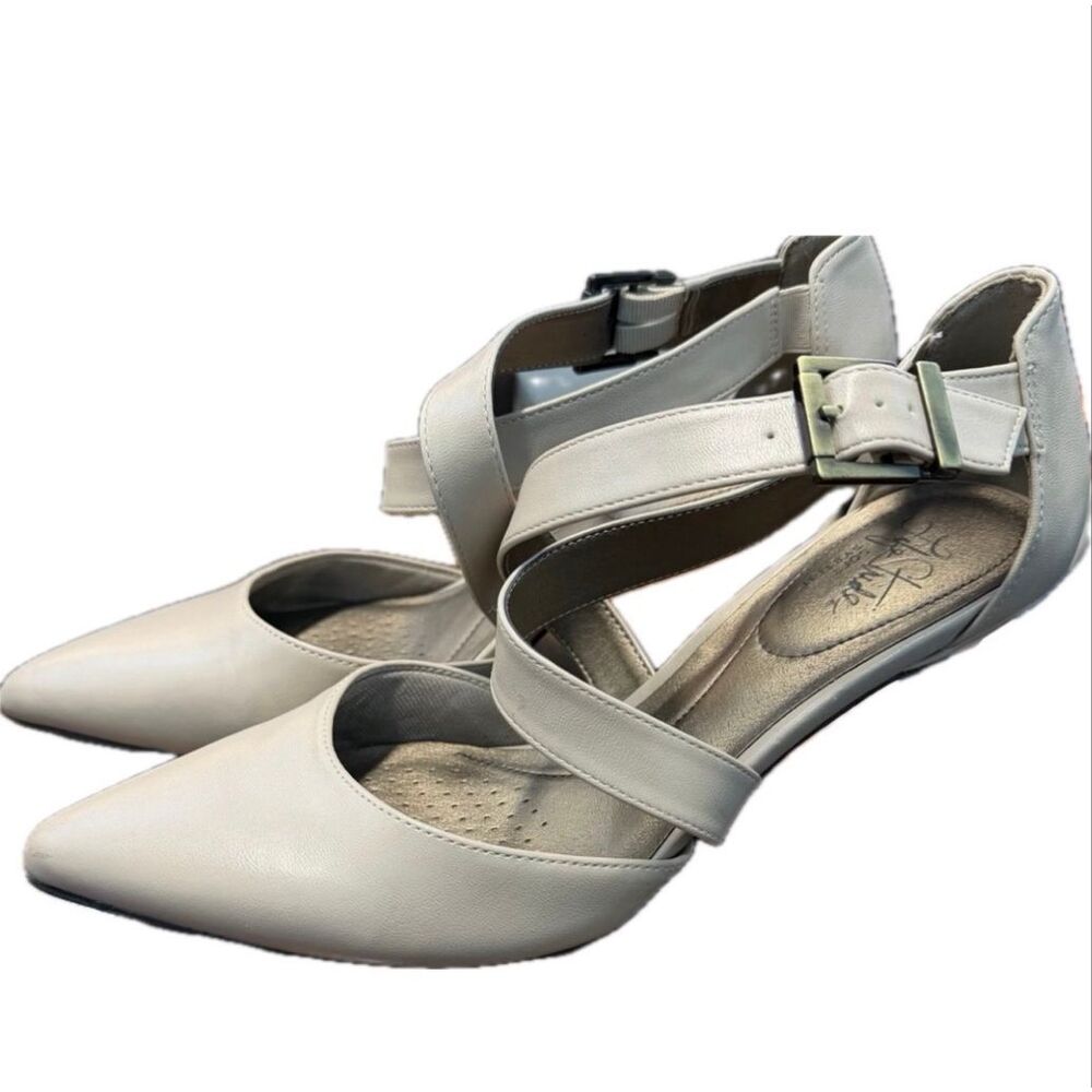 Life Stride Cream Tan Strappy Heels Women’s Size 10